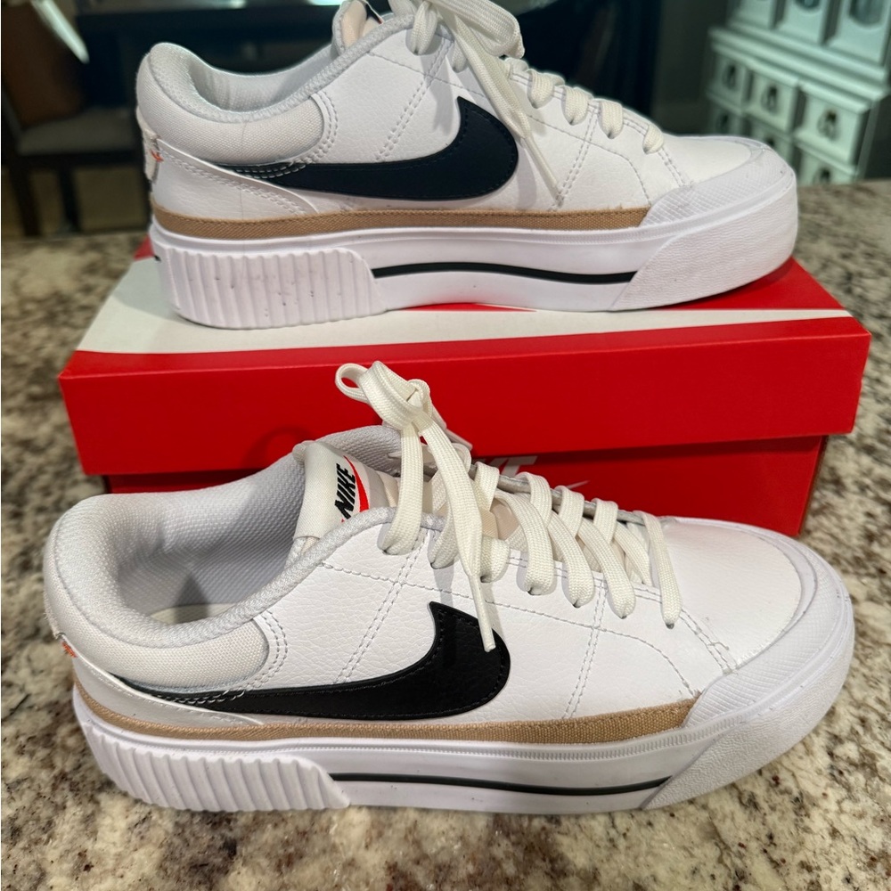Nike Court Legacy Lift Women’s size 7